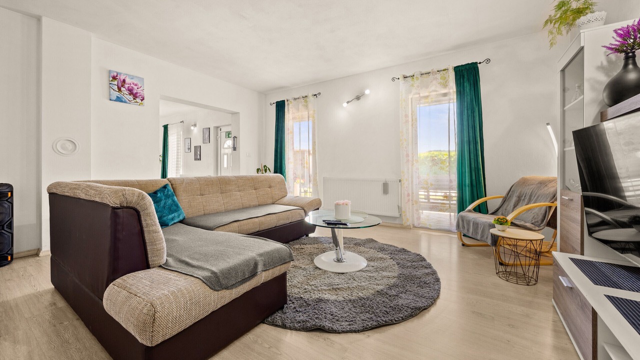Photo of Livingroom in Oprtalj