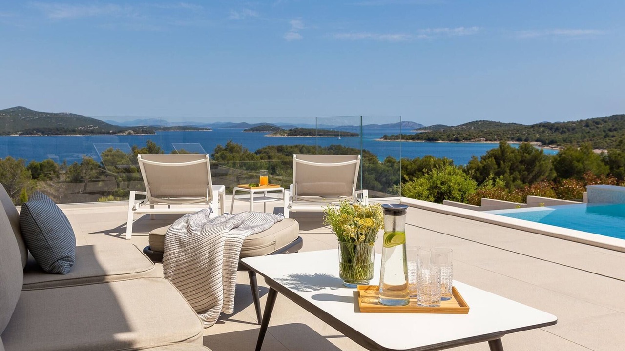 Photo of Patio Balcony in Jezera