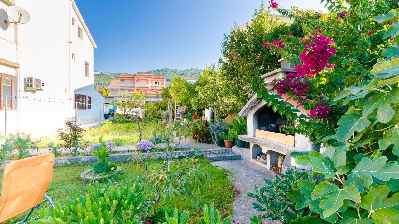 Photo of Outdoor in Banjol