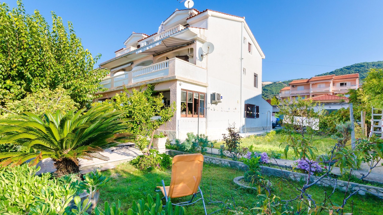 Photo of Outdoor in Banjol