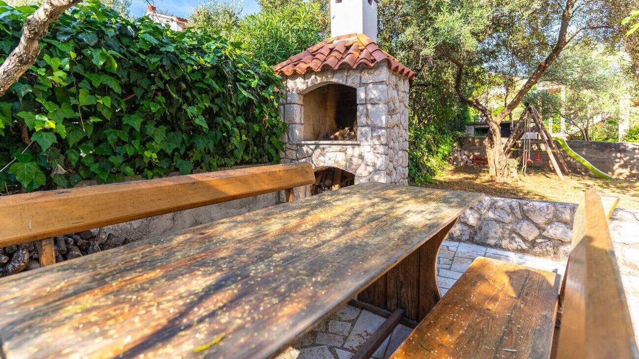 Photo of Outdoor in Cres