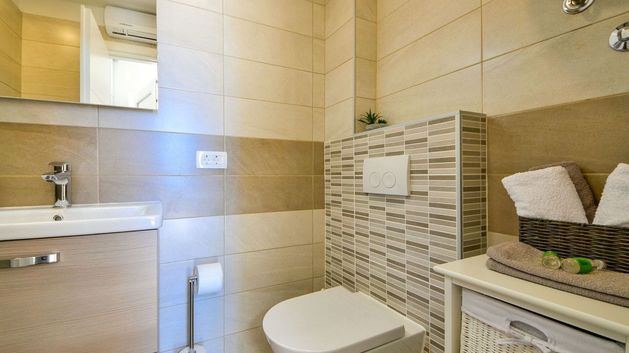 Photo of Bathroom in Sarsoni