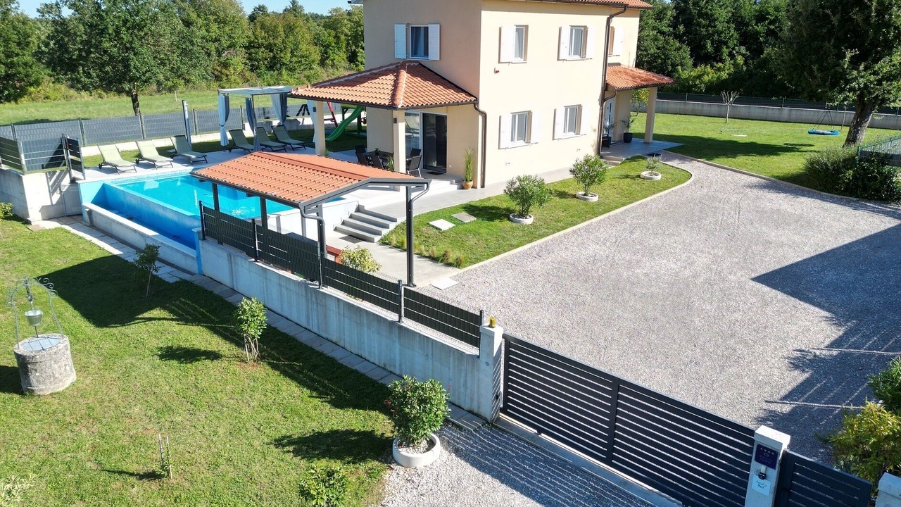 Photo of Outdoor in Zminj