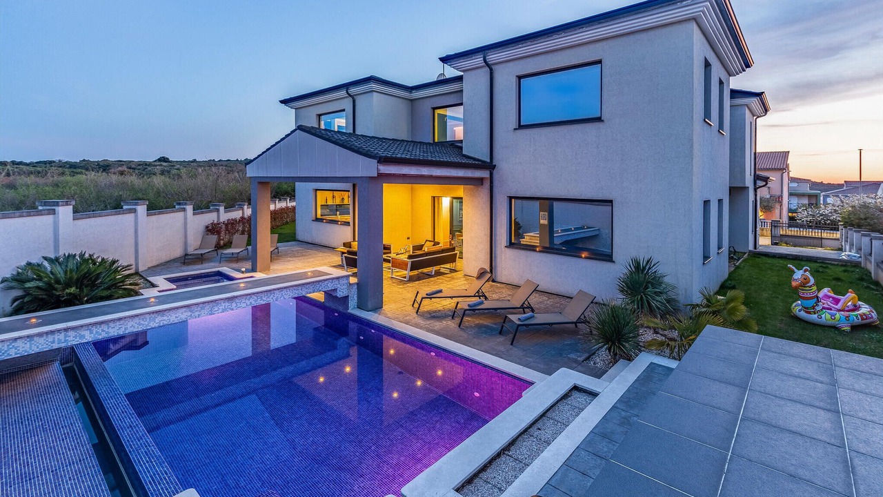 Photo of Outdoor in Banjole