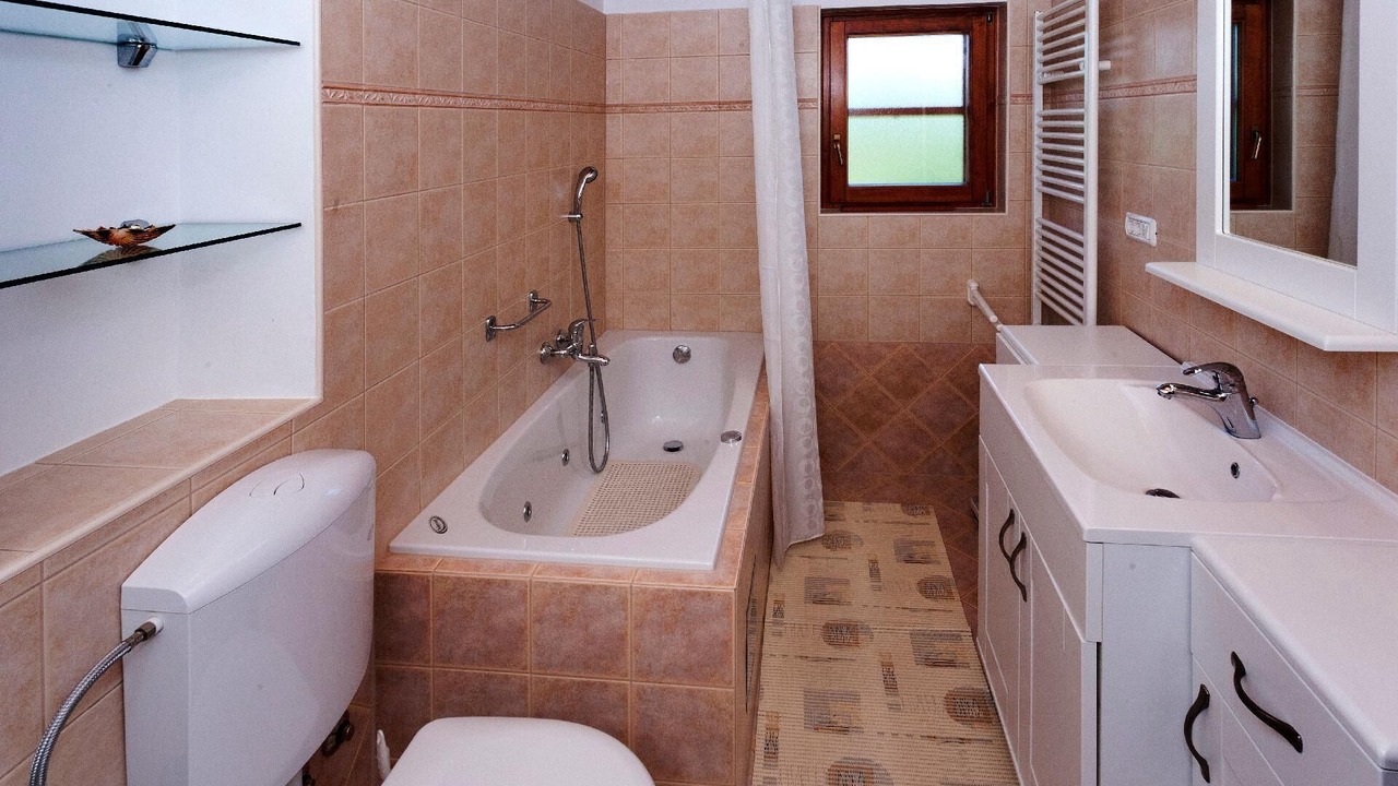 Photo of Bathroom in Cehici