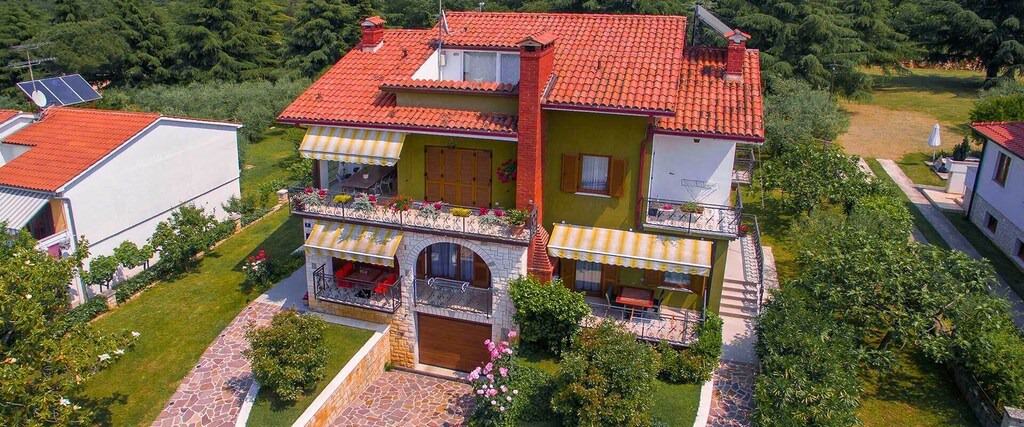 Photo of Buildings in Spadici