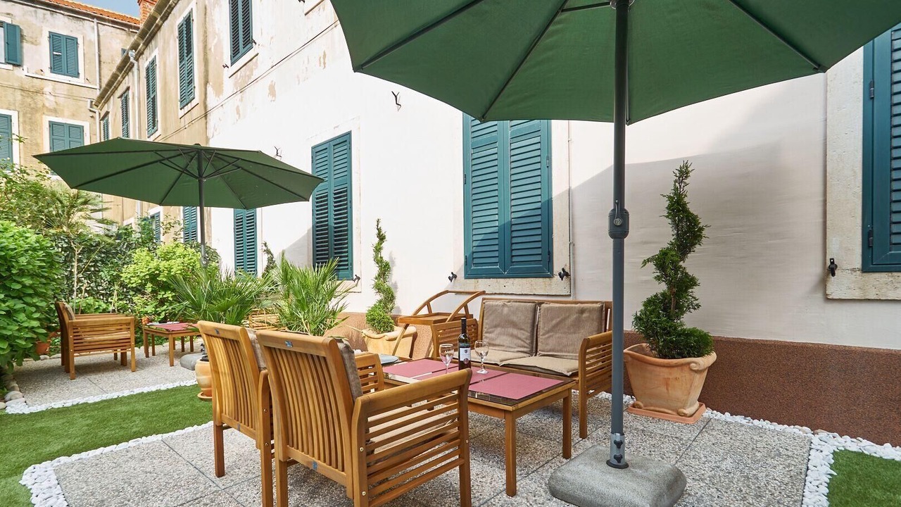 Photo of Patio Balcony in Pile