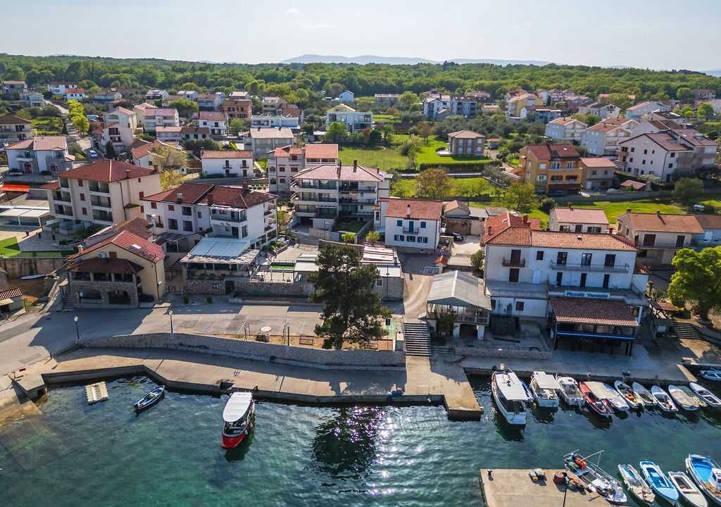 Photo of Others in Porat
