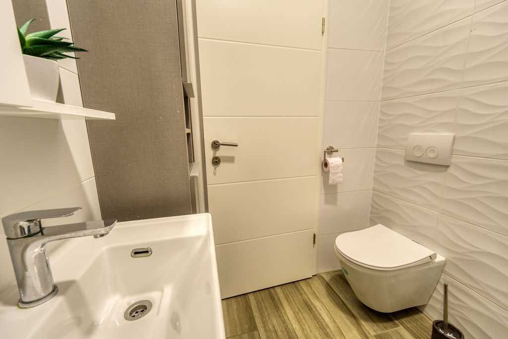 Photo of Bathroom in Porat