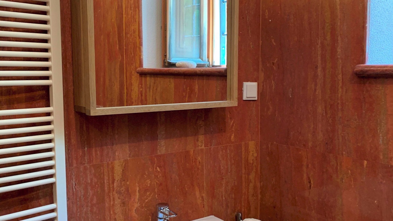 Photo of Bathroom in Pile