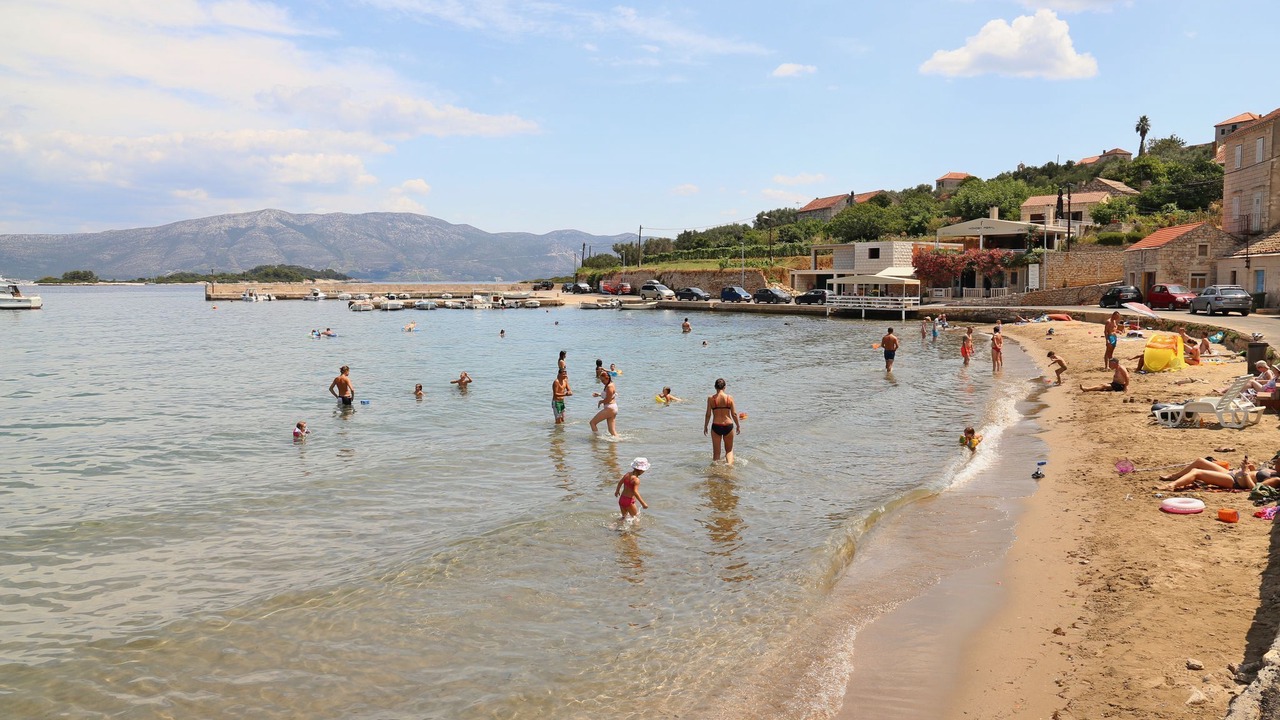 Photo of Others in Lumbarda