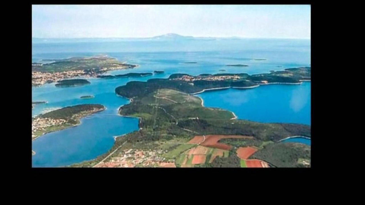Photo of Others in Lumbarda