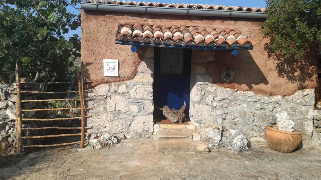 Photo of Others in Cres