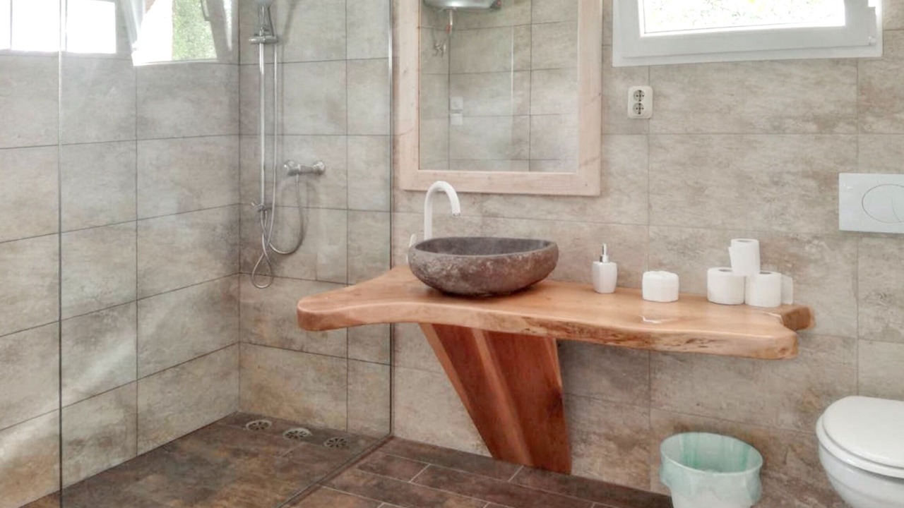 Photo of Bathroom in Cres
