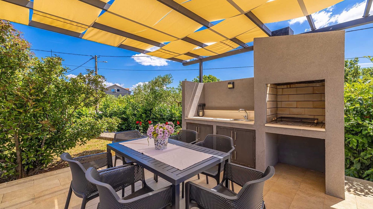 Photo of Outdoor in Linardici