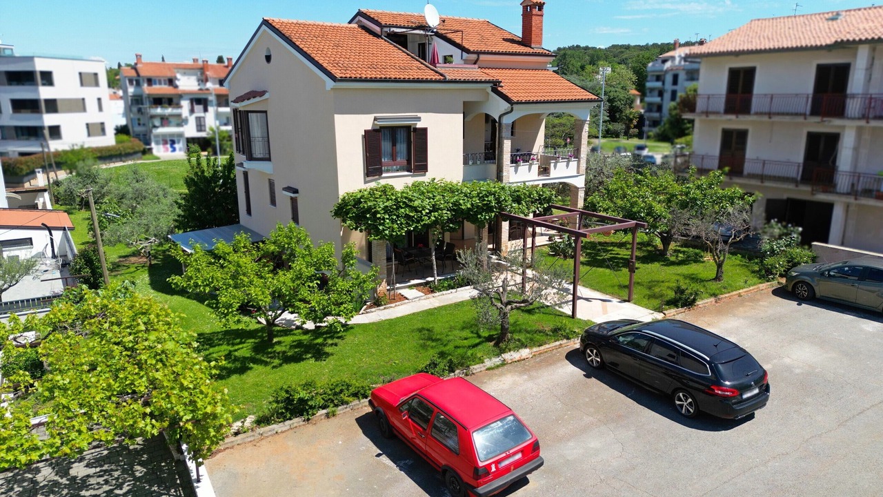 Photo of Outdoor in Spadici