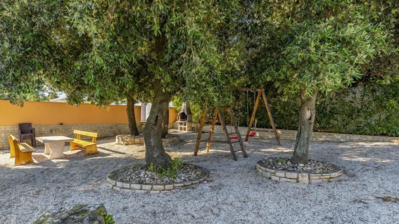 Photo of Outdoor in Banjole
