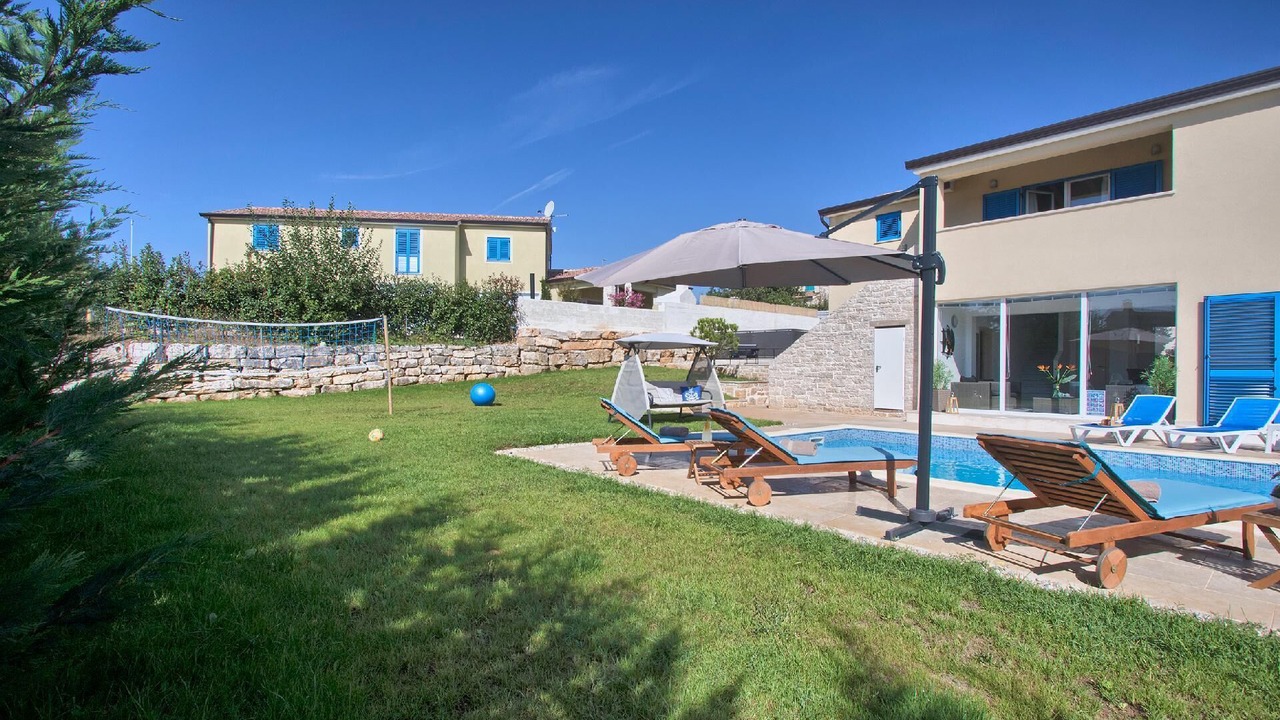 Photo of Outdoor in Muzini