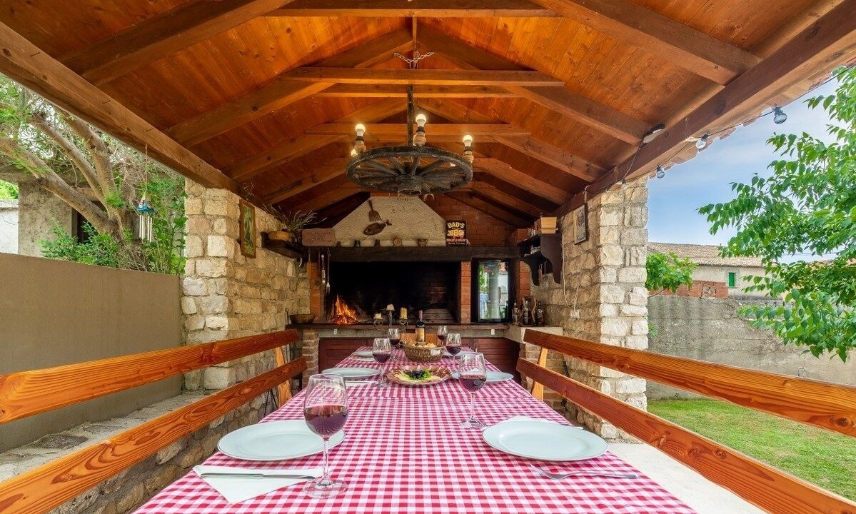 Photo of Outdoor in Nin