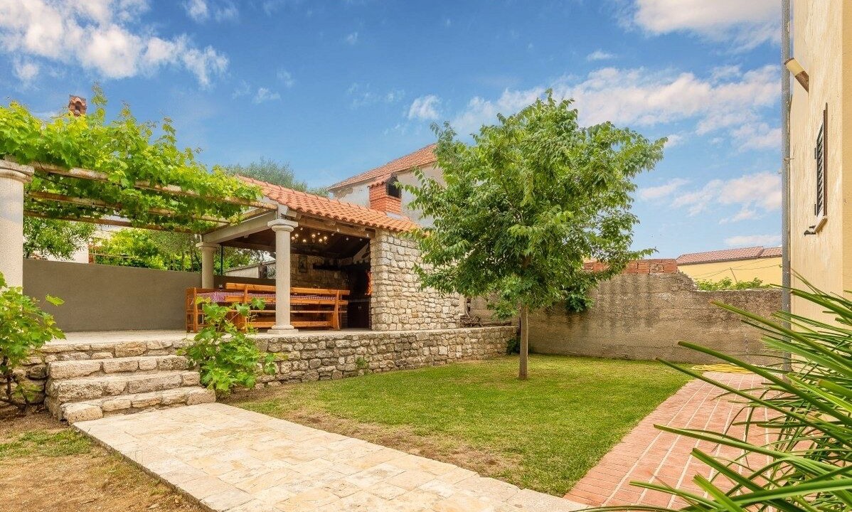 Photo of Patio Balcony in Nin