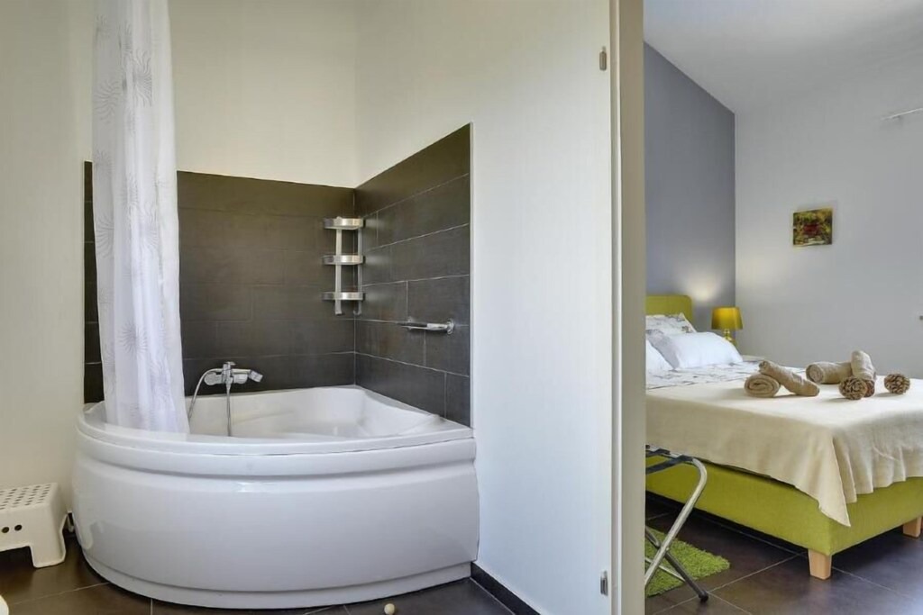 Photo of Bathroom in Muzini