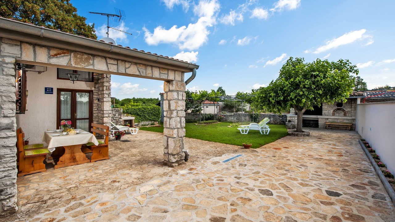 Photo of Outdoor in Krmed