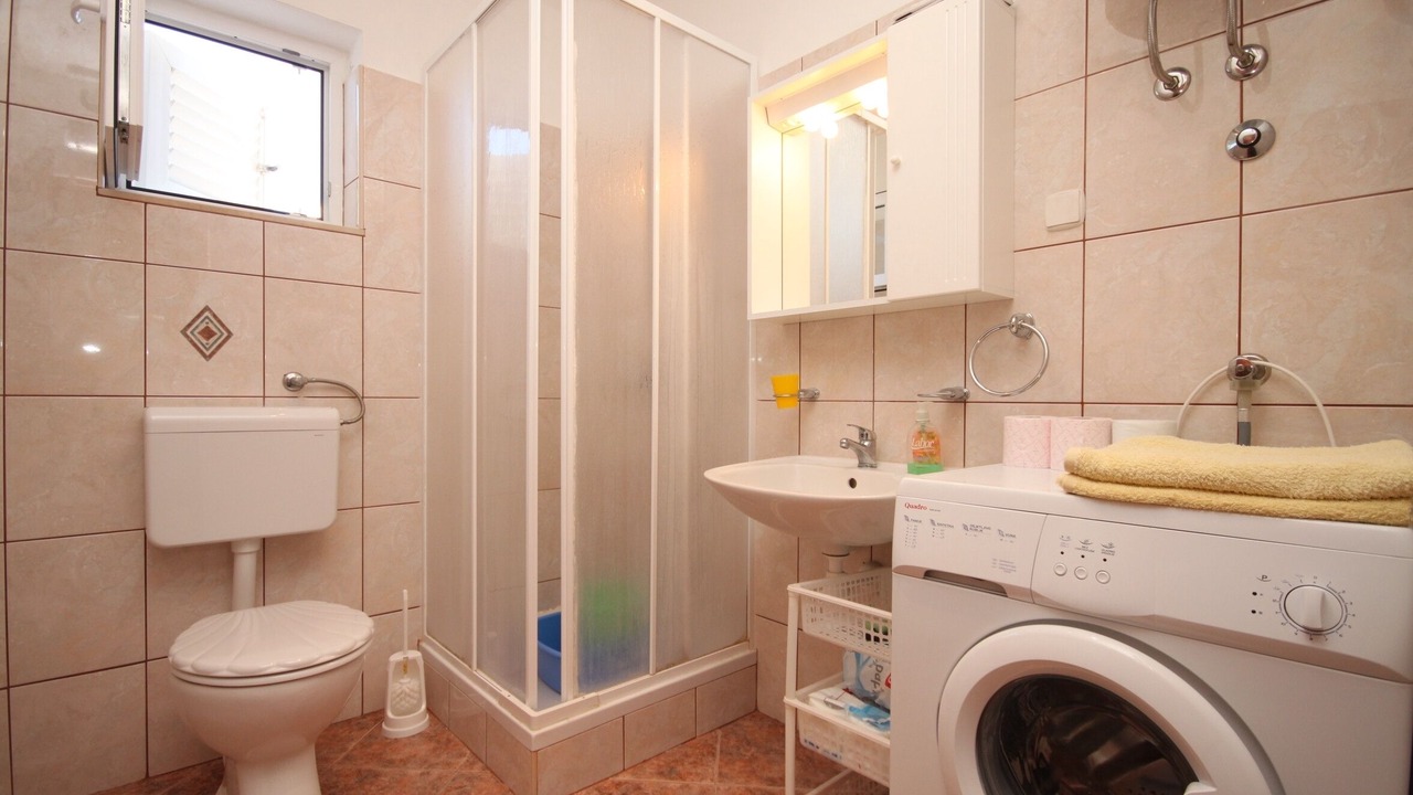 Photo of Bathroom in Preko