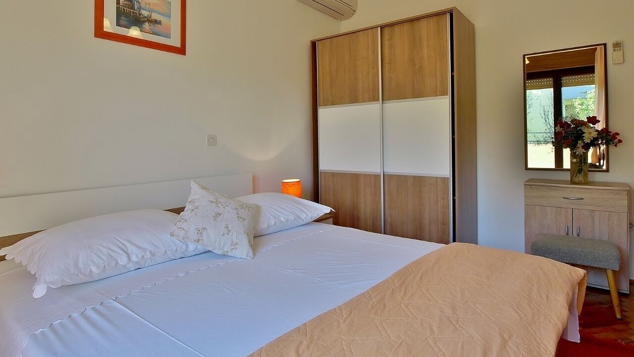 Photo of Bedroom in Supetarska Draga