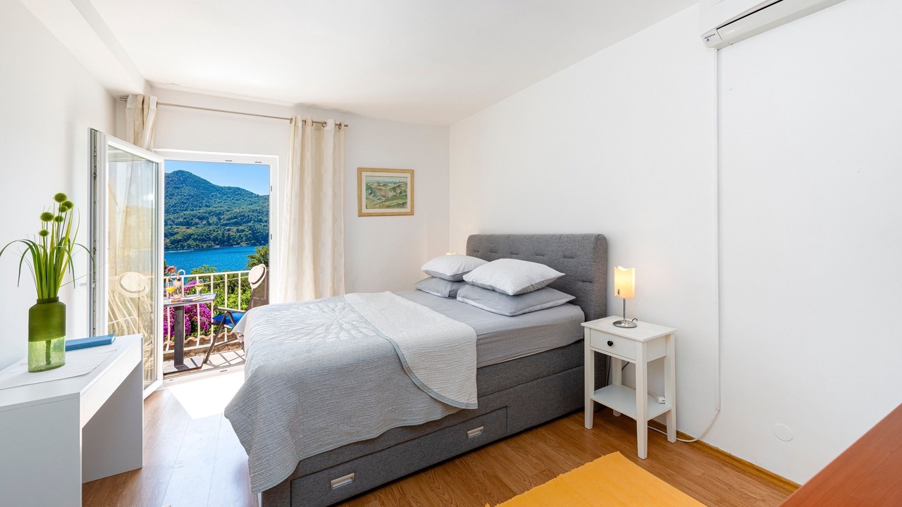 Photo of Bedroom in Slano