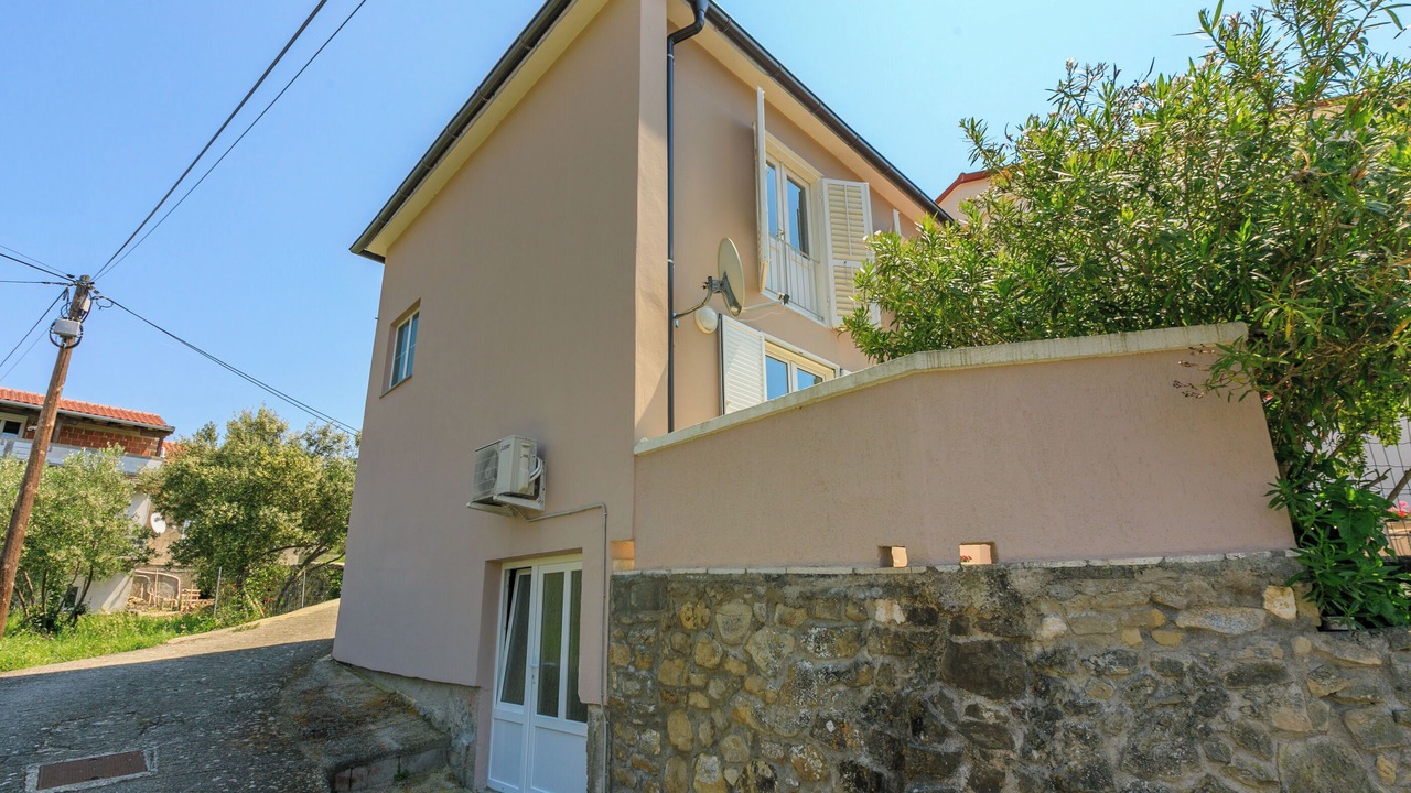 Photo of Outdoor in Banjol