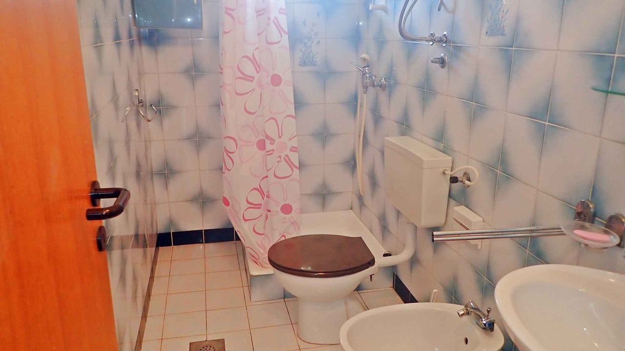 Photo of Bathroom in Seline