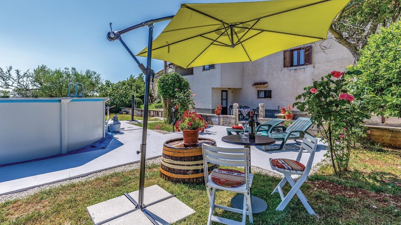 Photo of Outdoor in Glavani