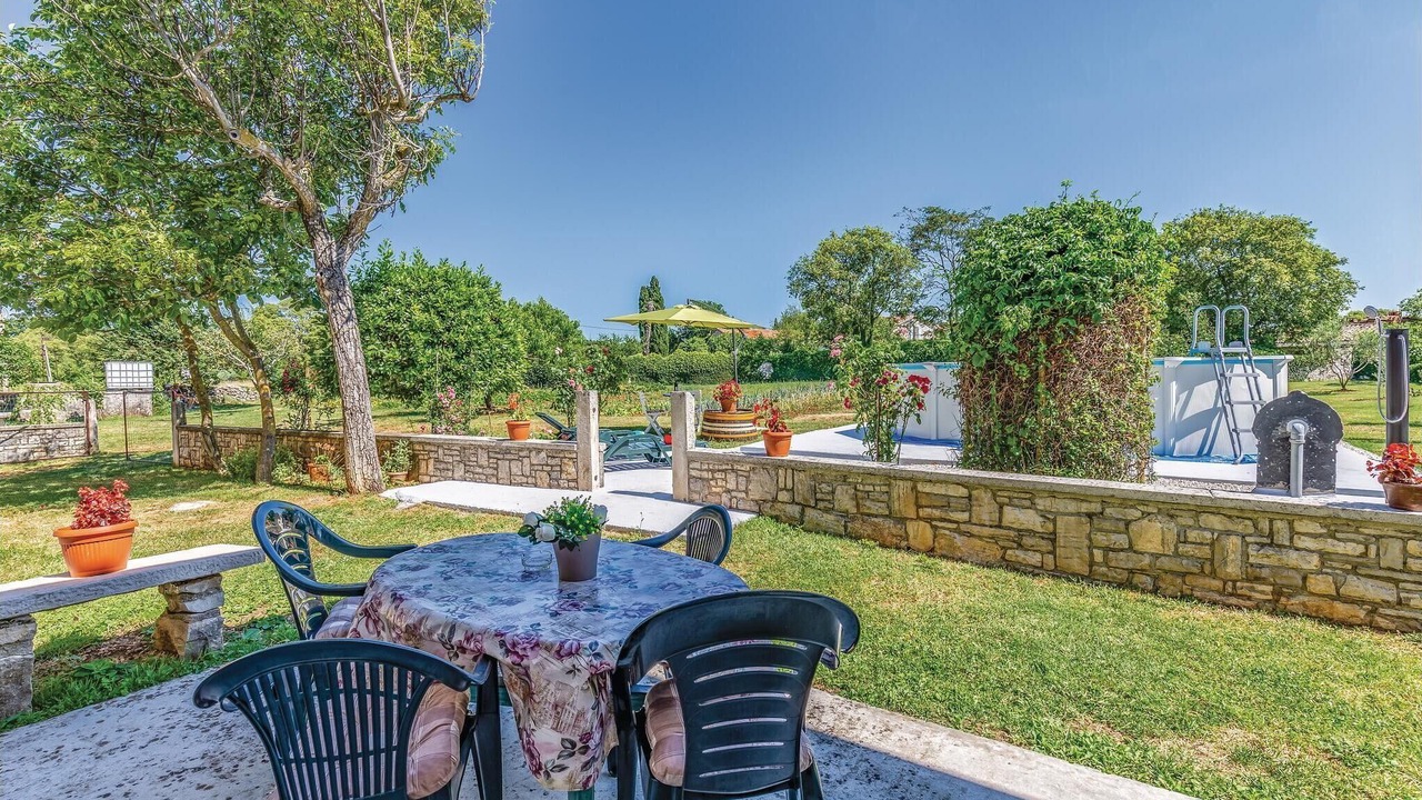 Photo of Outdoor in Glavani