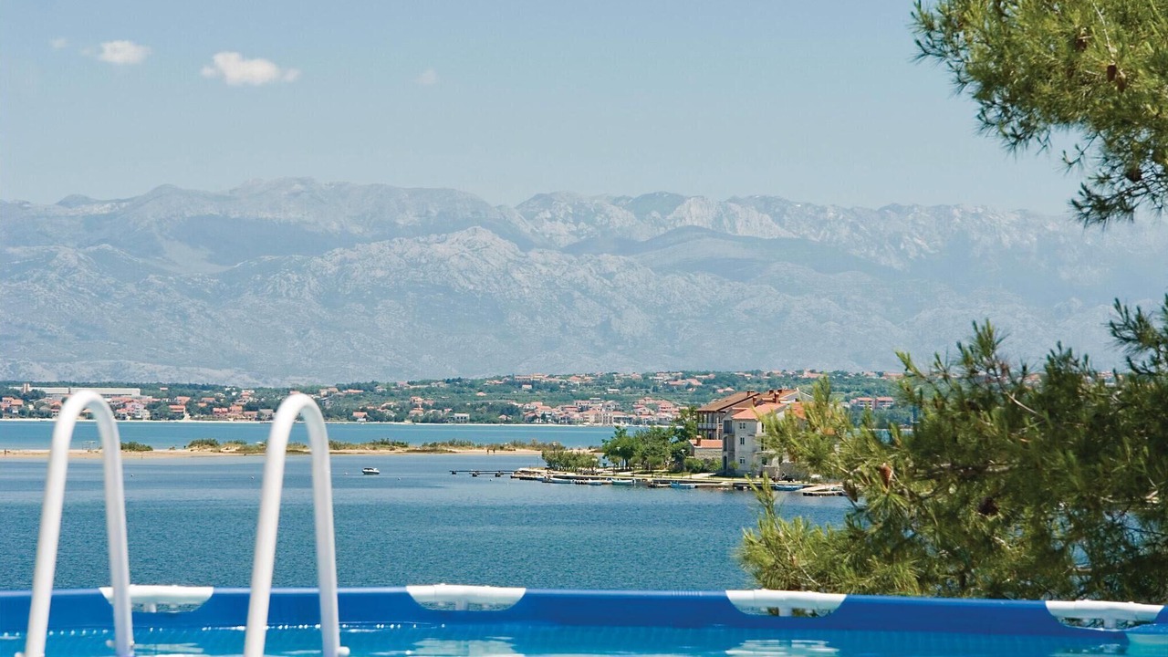 Photo of Outdoor in Nin