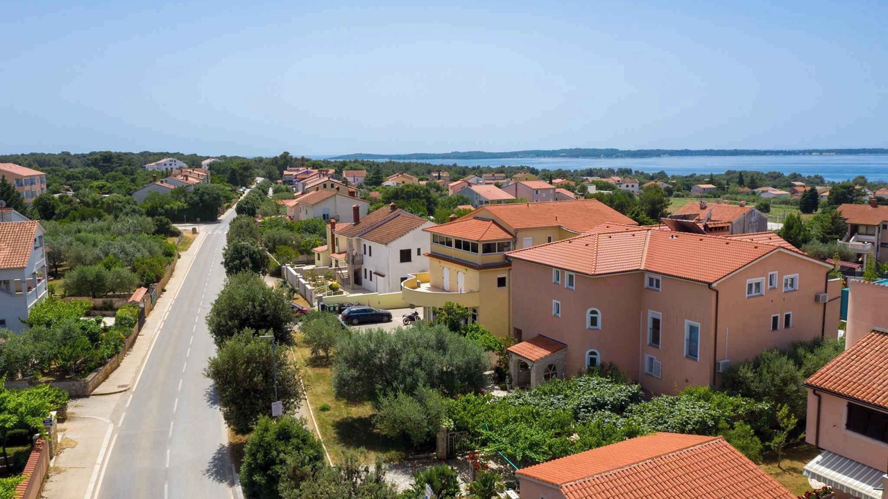 Photo of Outdoor in Peroj