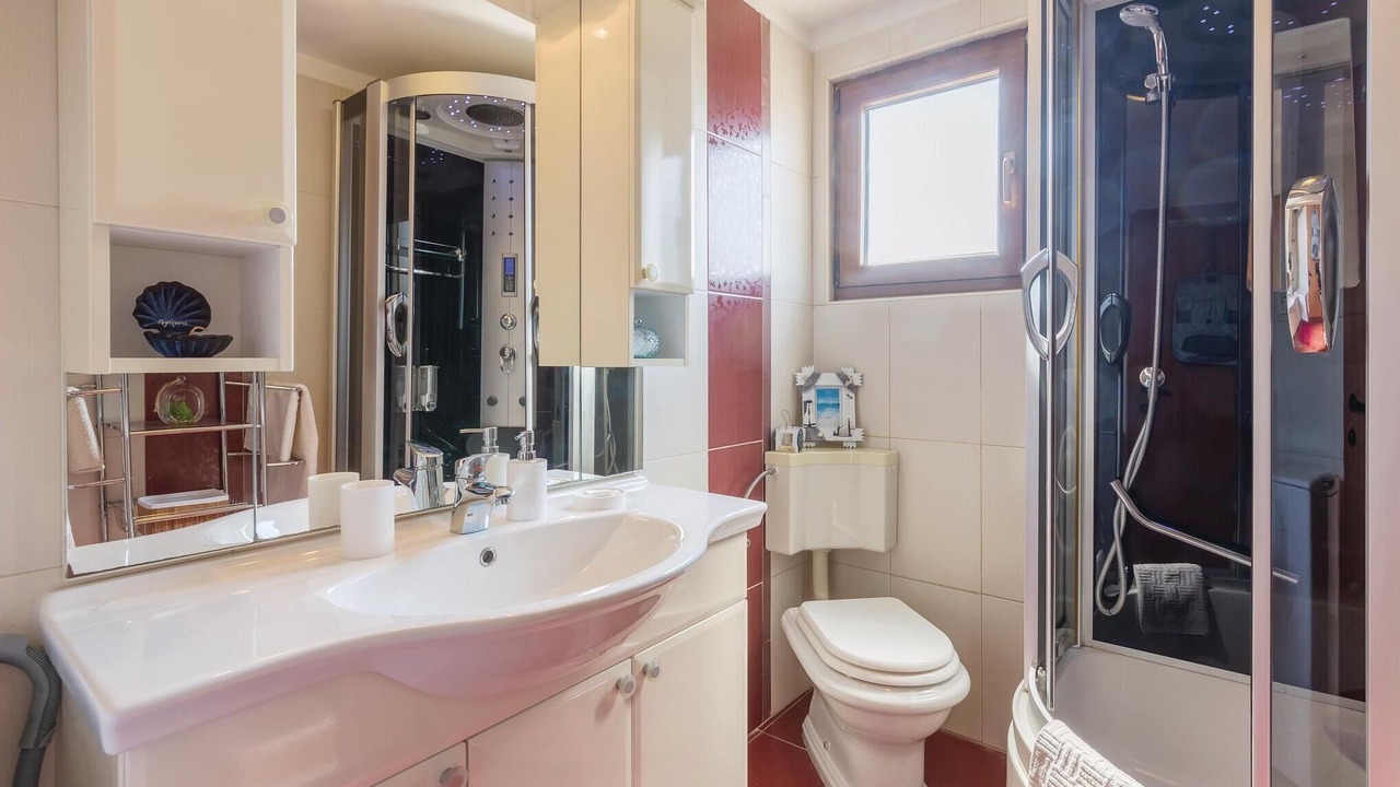 Photo of Bathroom in Diminici