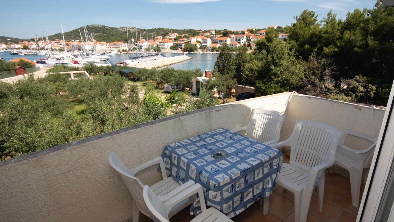 Photo of Patio Balcony in Jezera