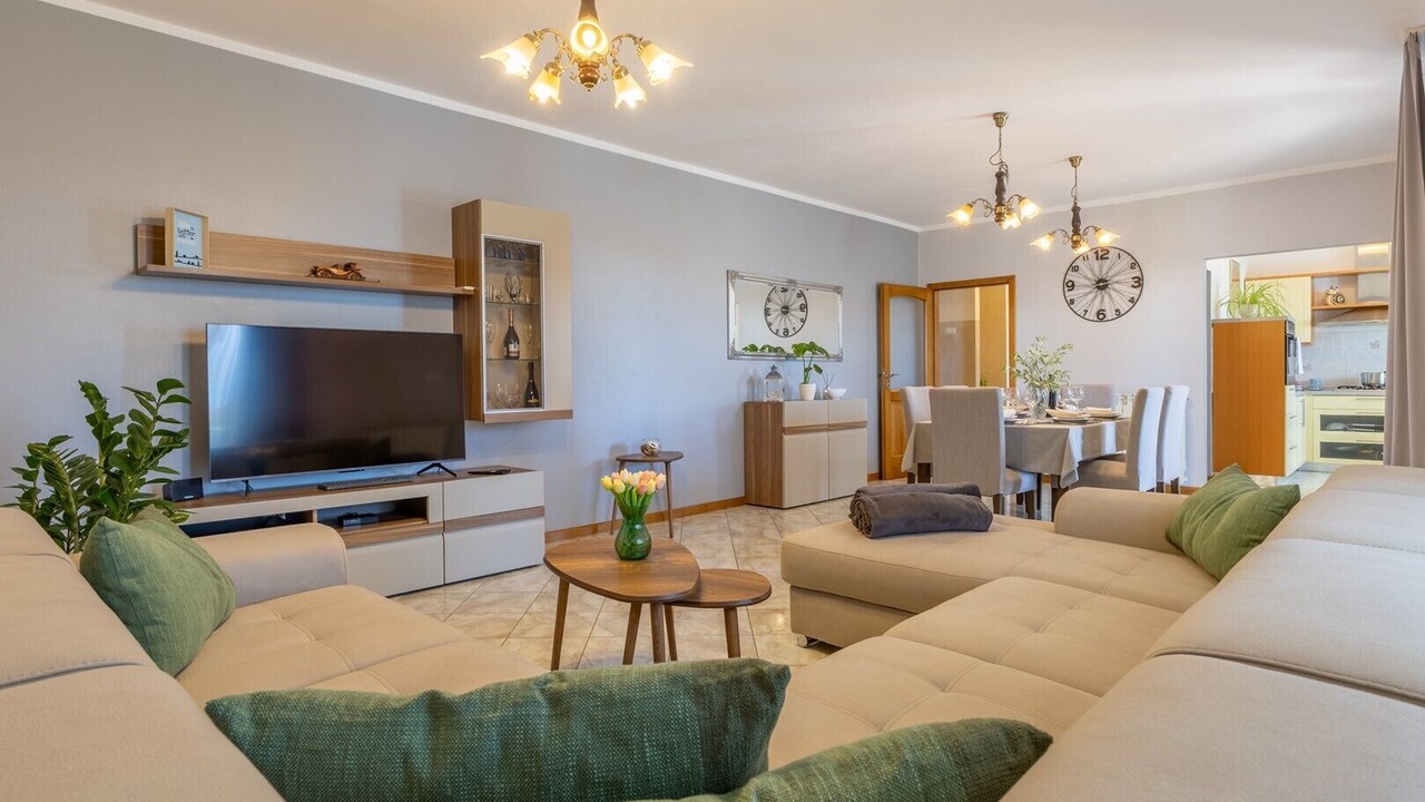 Photo of Livingroom in Tinjan