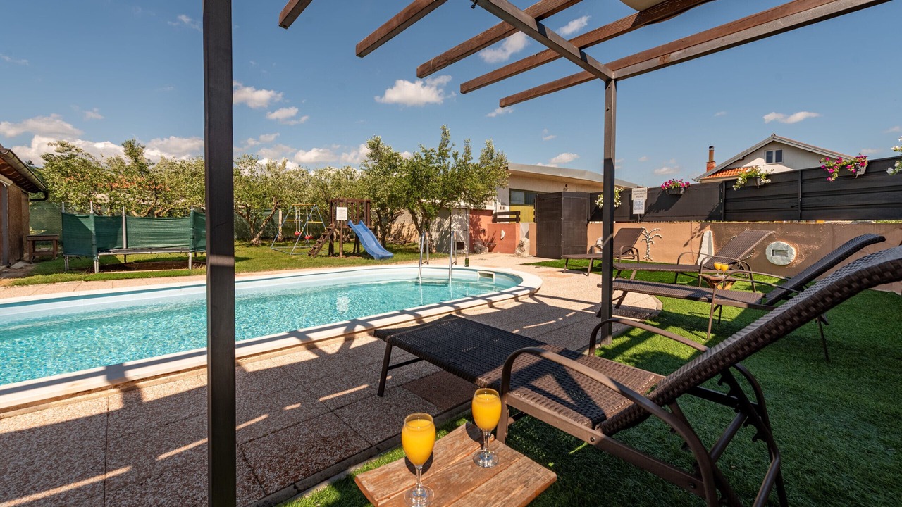 Photo of Outdoor in Nadin