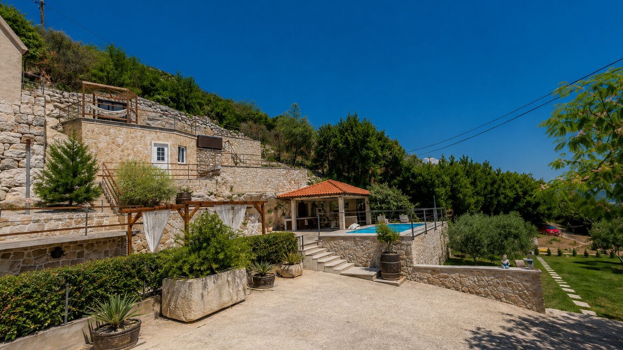 Photo of Outdoor in Popovici