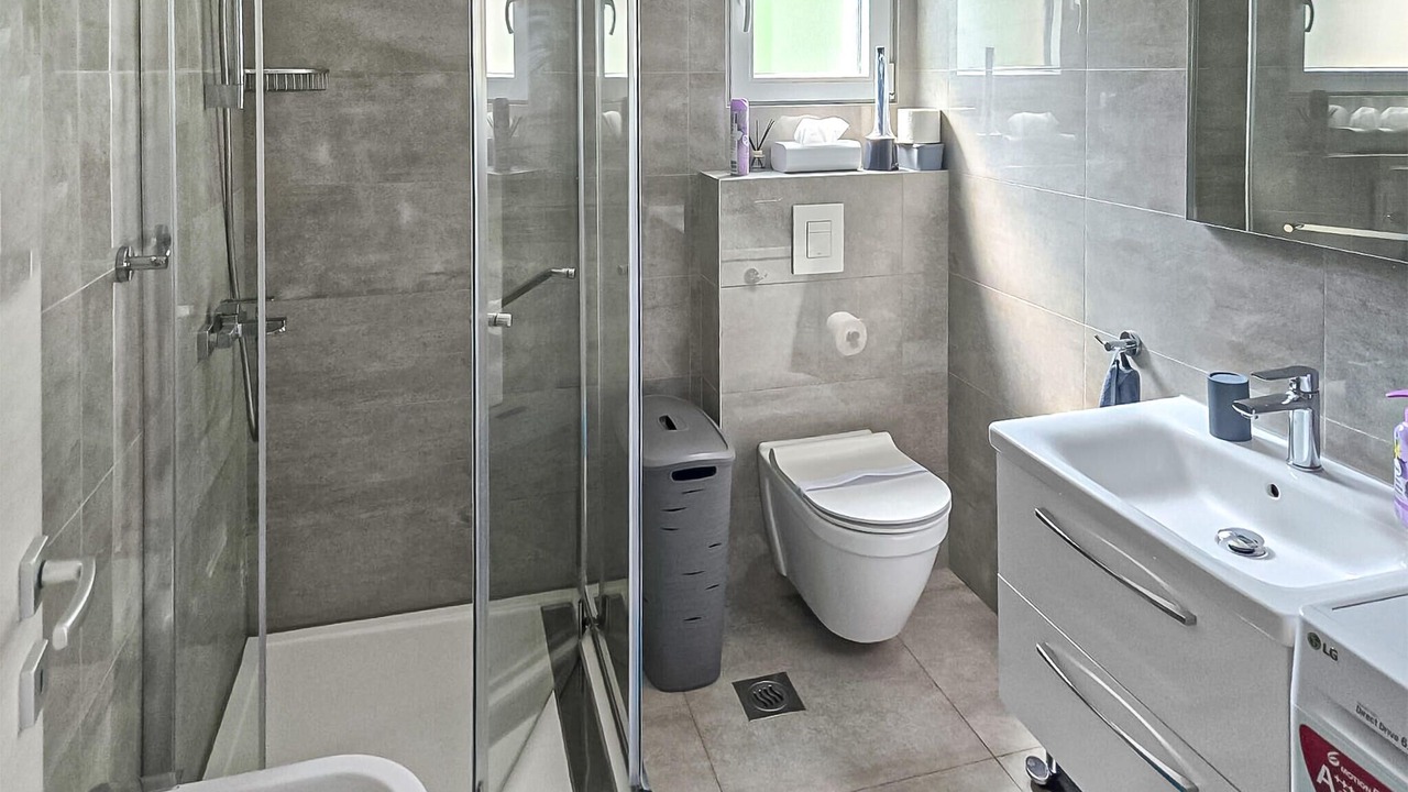 Photo of Bathroom in Prhati