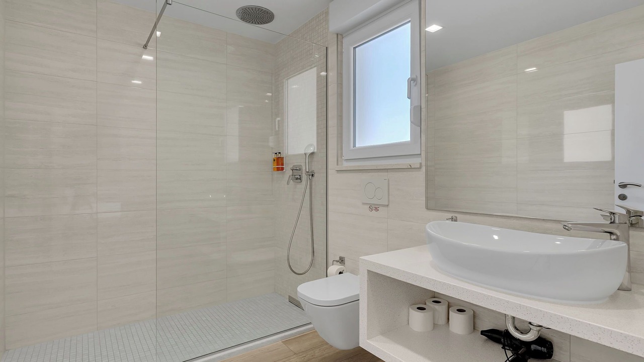 Photo of Bathroom in Bast