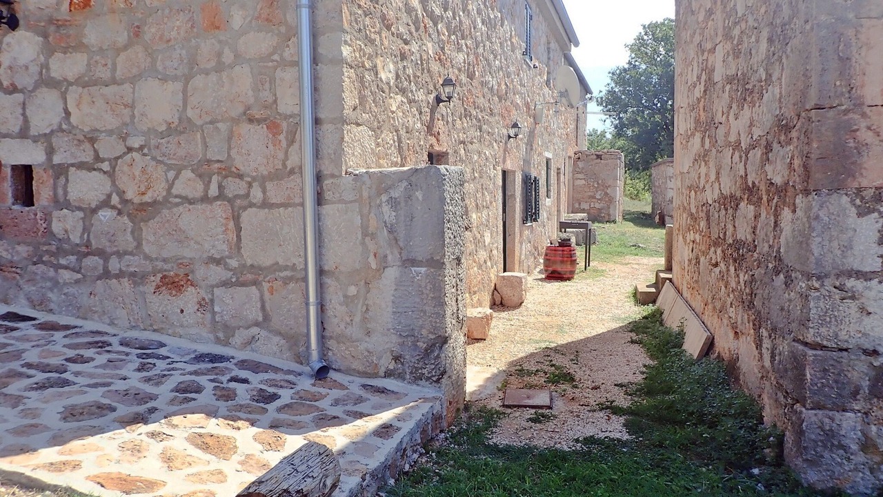 Photo of Outdoor in Seline