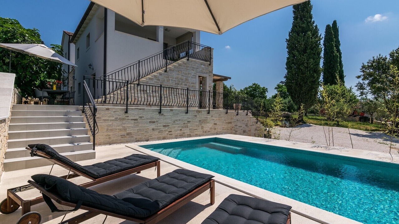 Photo of Outdoor in Golas