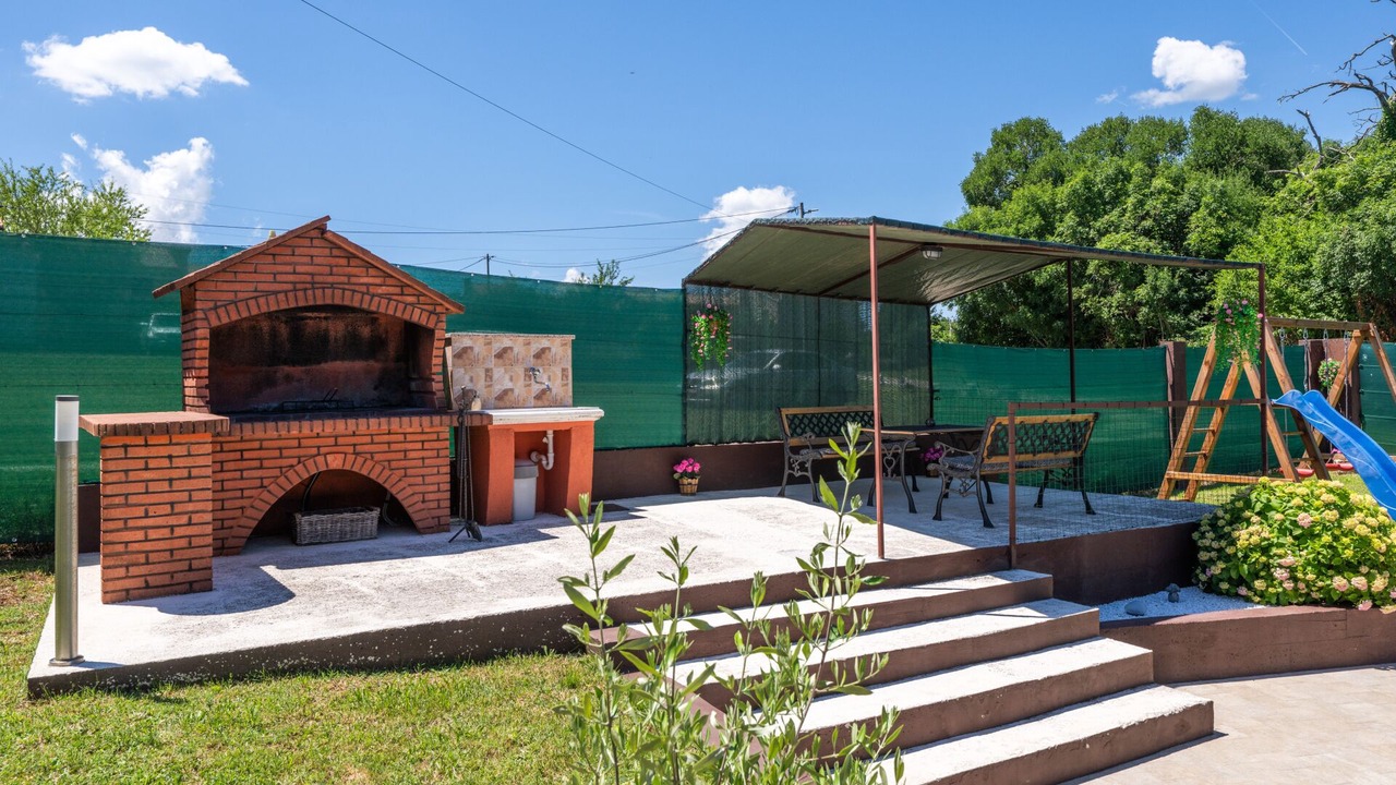 Photo of Outdoor in Sajini