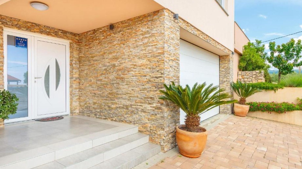 Photo of Outdoor in Kornic