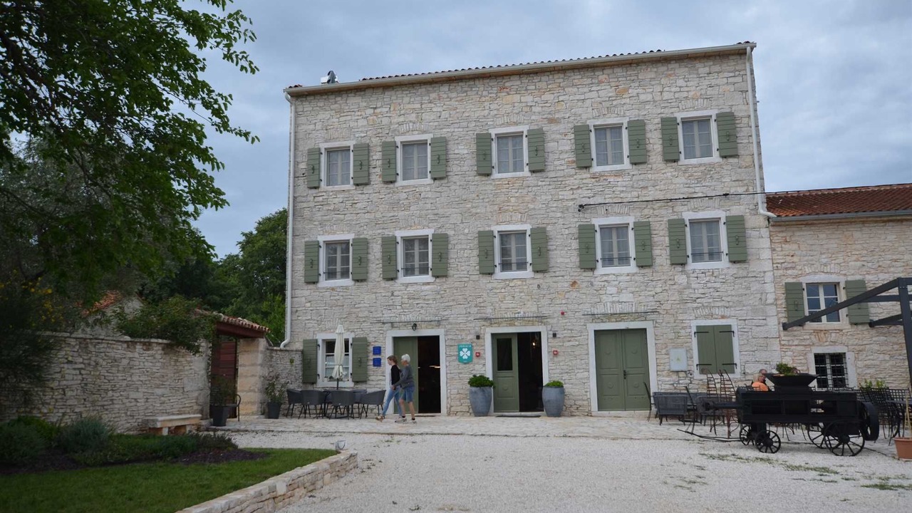 Photo of Outdoor in Golas
