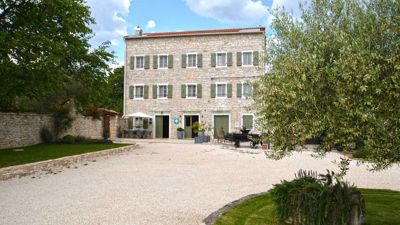 Photo of Outdoor in Golas