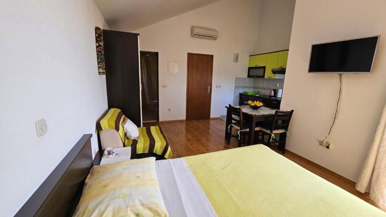 Photo of Bedroom in Duce