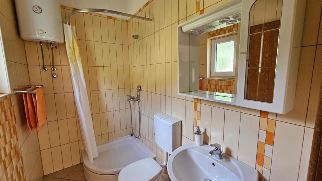 Photo of Bathroom in Duce